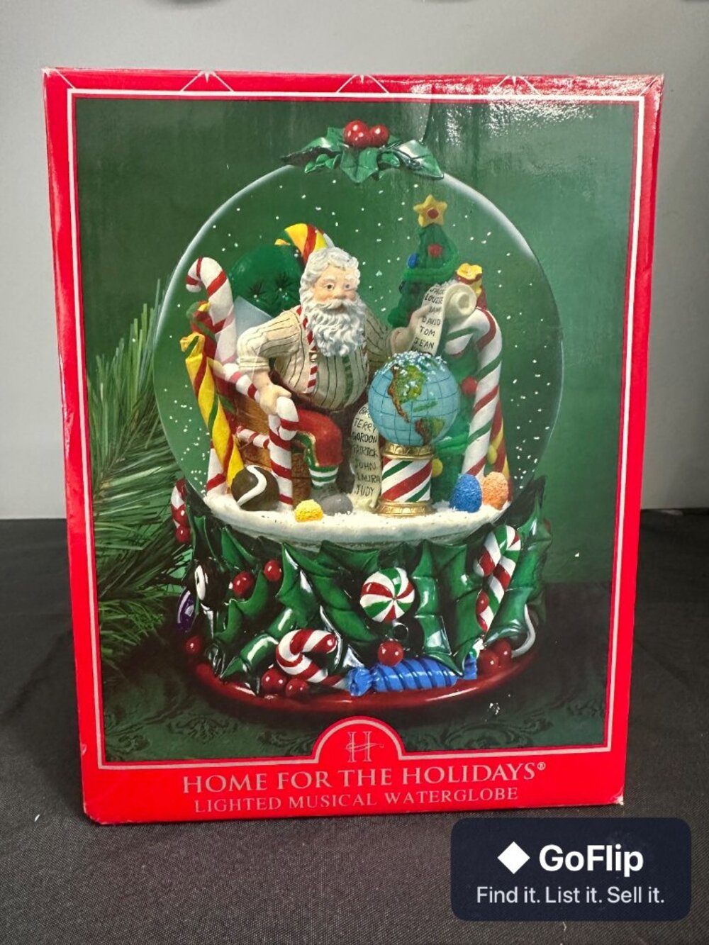HOME FOR THE HOLIDAYS Lighted Musical Waterglobe